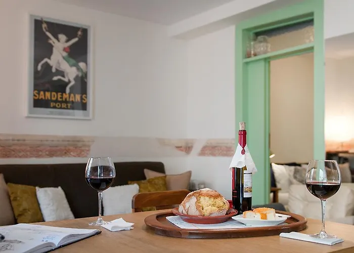 شقة In Historical